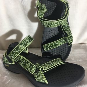 Teva size 9